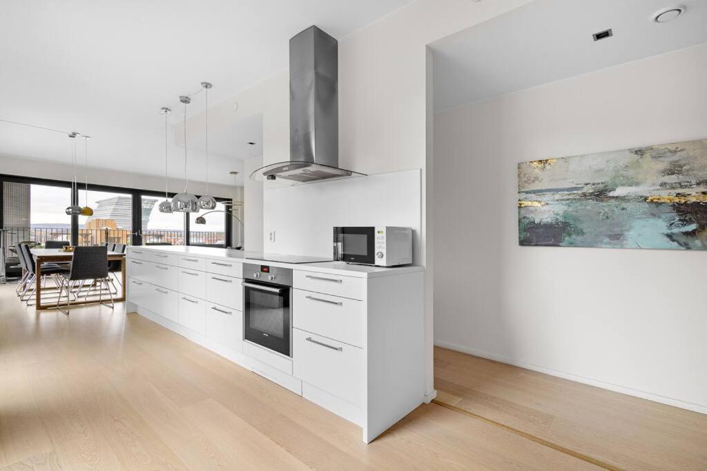 Modern 3Bed Room Sea View Apartment @ Oslo Barcode المظهر الخارجي الصورة