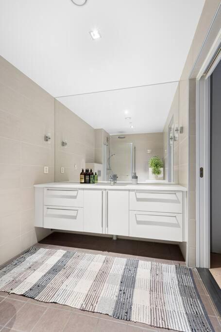 Modern 3Bed Room Sea View Apartment @ Oslo Barcode المظهر الخارجي الصورة